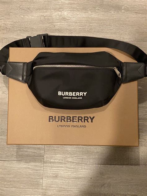 burberry fanny pack women.